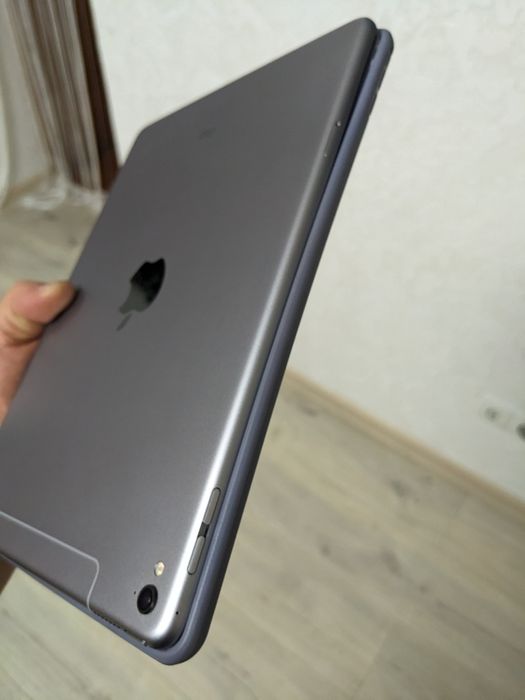 iPad Pro 9.7” 128 GB LTE — просто пушка! Space Gray