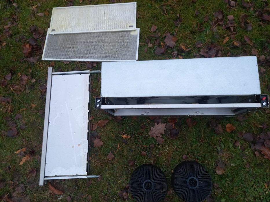 Srebrny okap kuchenny teleskopowy podszafkowy Teka 60cm