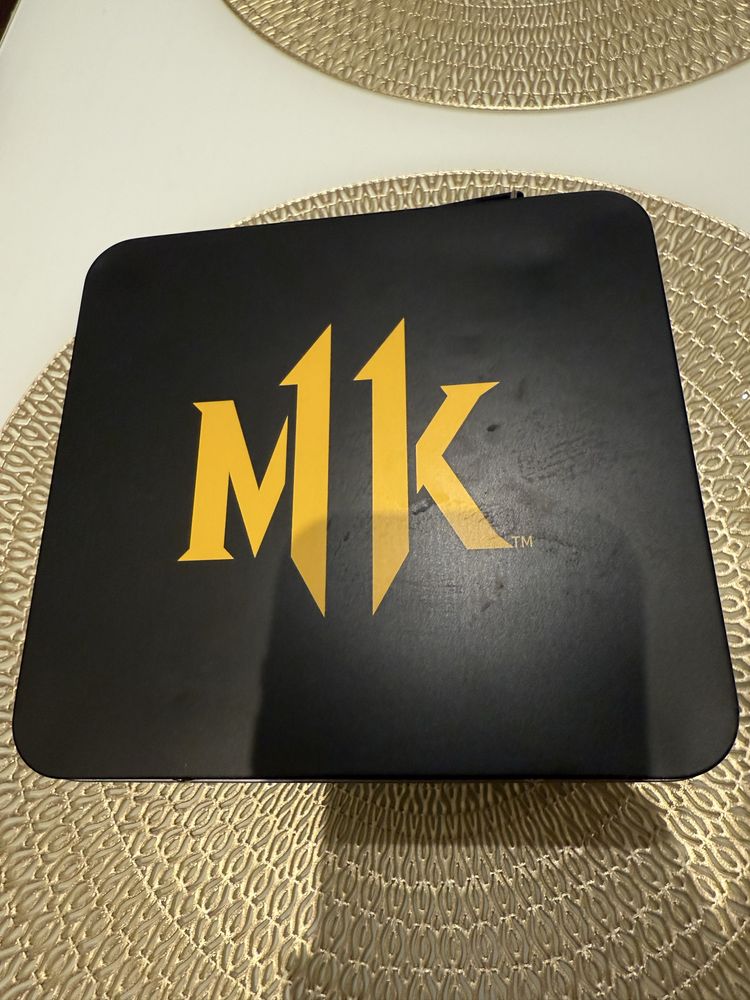 Pudełko śniadaniowe Mortal Kombat 11 - preorder z Gamestop