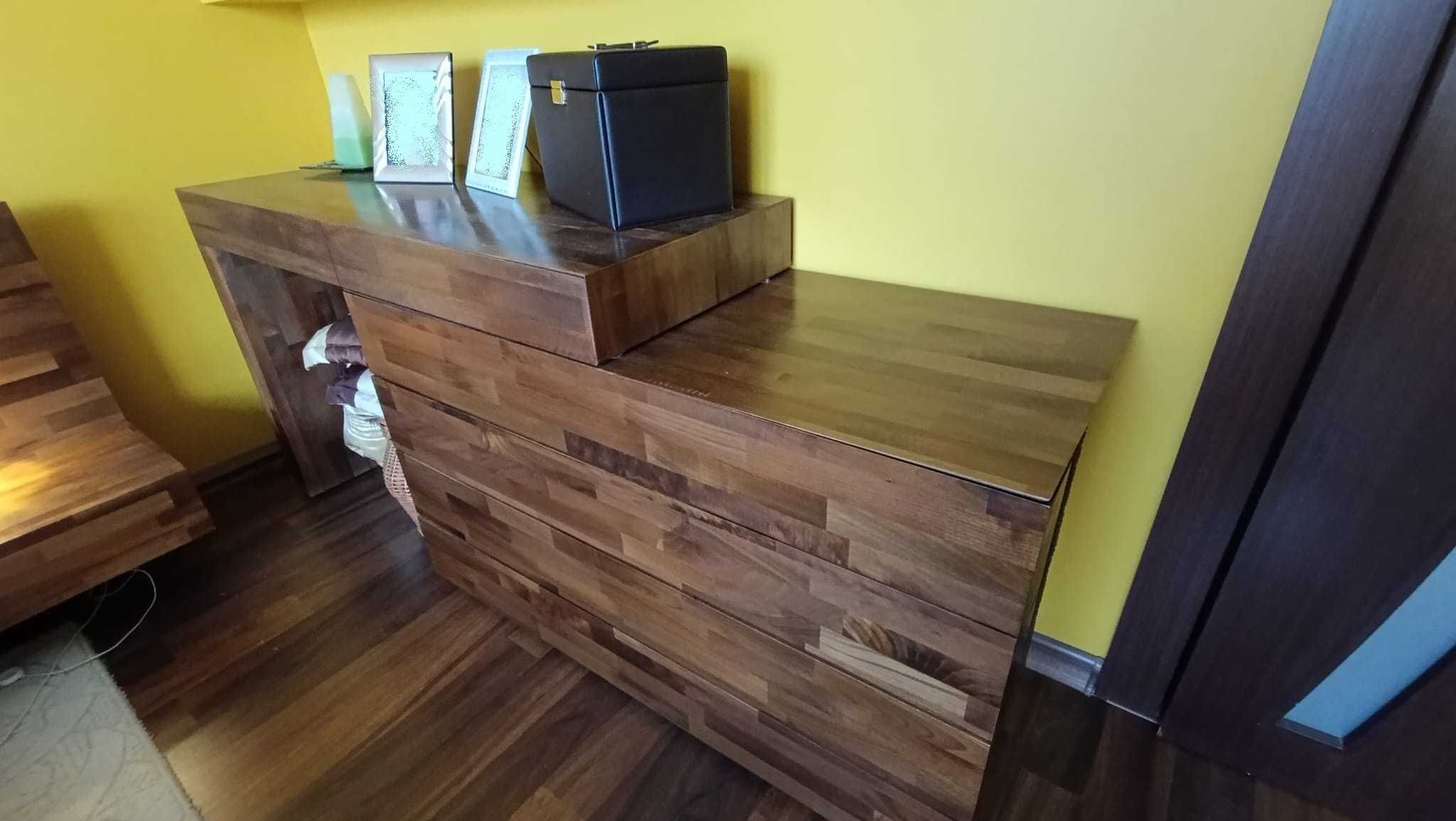 Piękne łoże małżeńskie z komodą - eleganckie, wygodne i solidne!