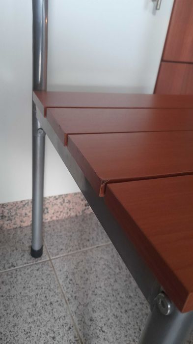 Duas Cadeiras de cozinha.