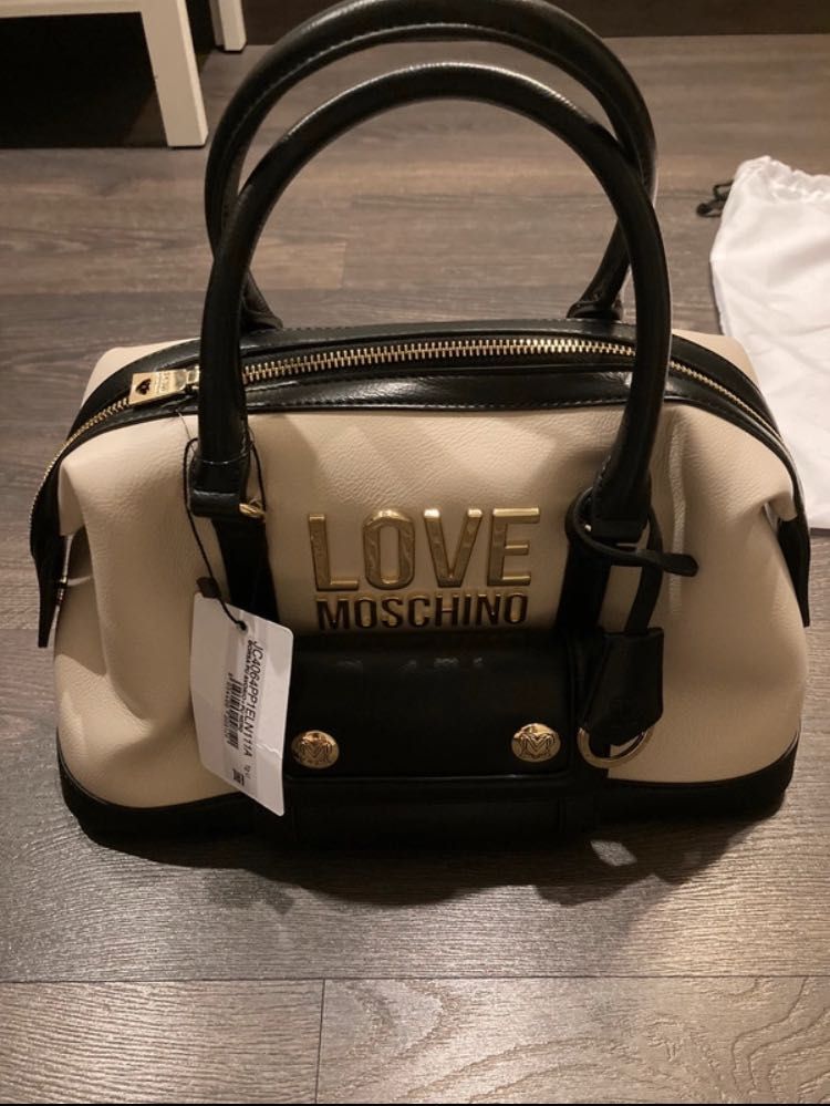 Nowa torebka Moschino z metką