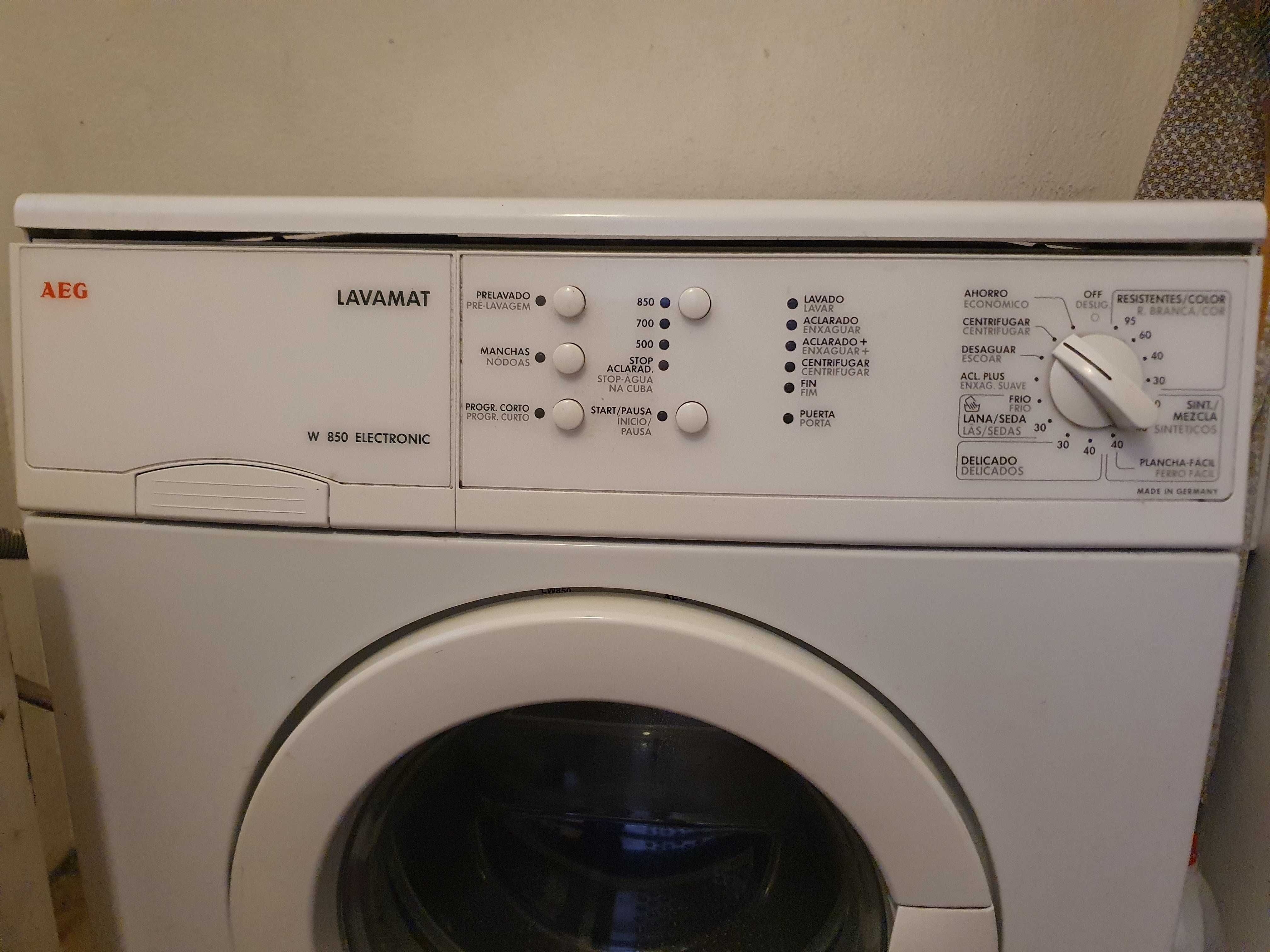 Máquina de Lavar Roupa AEG Lavamat W850 Electronic