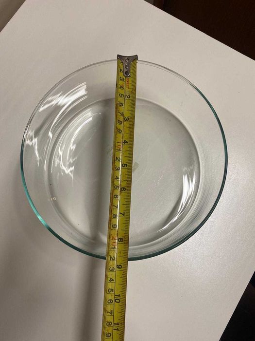 Bela taça decorativa em vidro, muito pouco usada