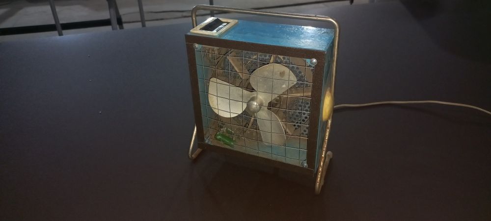 Тепловентилятор настільний, періоду срср, зі змінним кутом нахилу