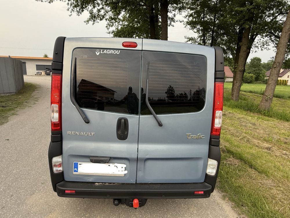 Reno Trafic 2.0D Osobowy Klima Super Stan Długie Opłaty