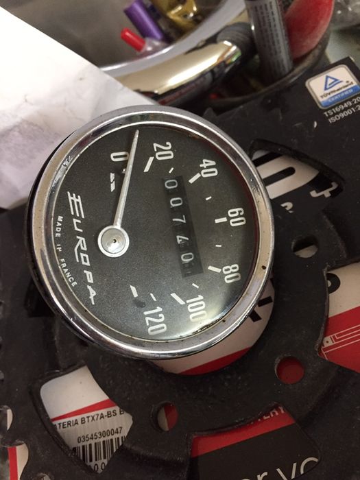 Conta quilometros ( Europa)Em perfeito estado funcional