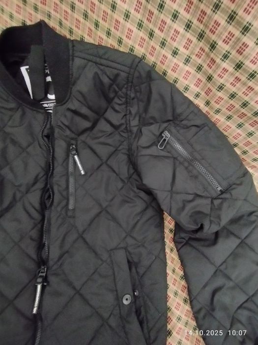 Продам осеннюю куртку на рост 150-155 см