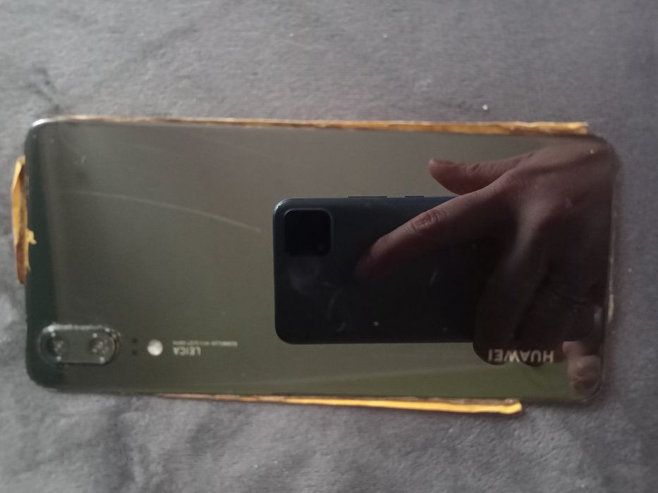 Tylny panel Huawei P20 Lite –  EML-L29 oryginał, stan dobry, kilka rys