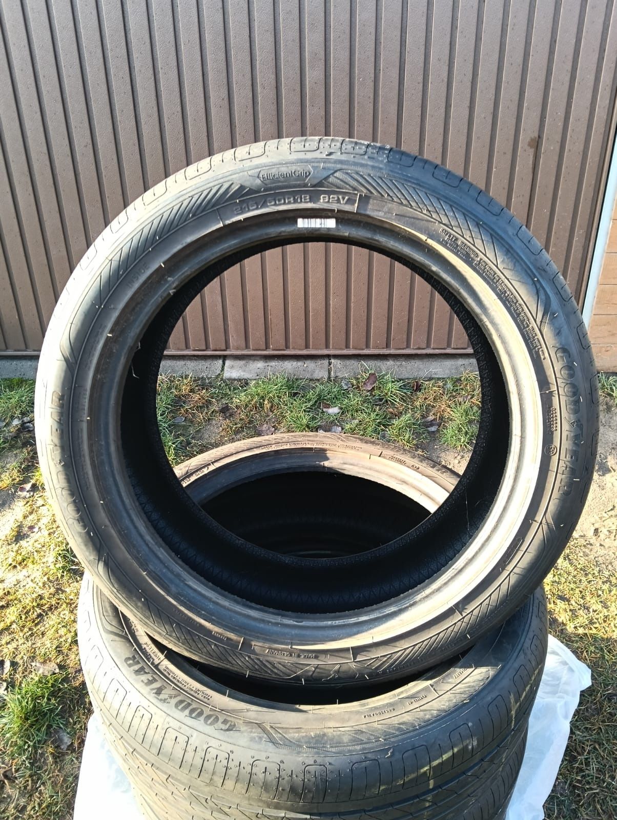 Opony letnie Goodyear 215/50/18 z 2022 roku