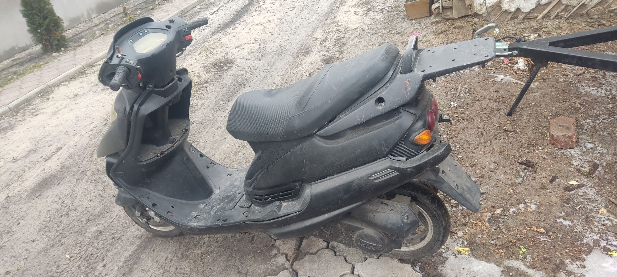 Продам скутер під розбір чи на відновлення