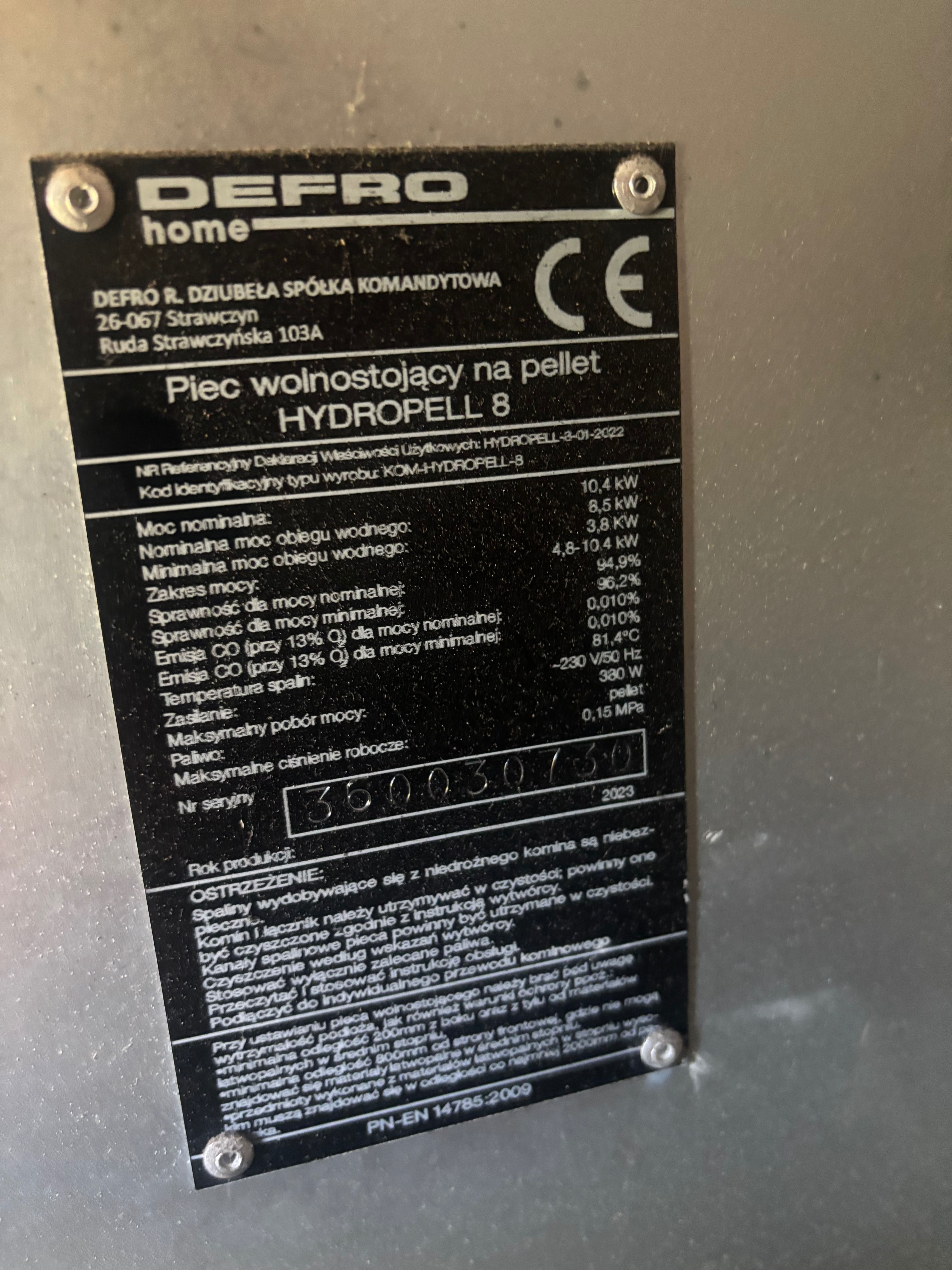 Piec wolnostojący na pellet DEFRO HYDROPELL 8