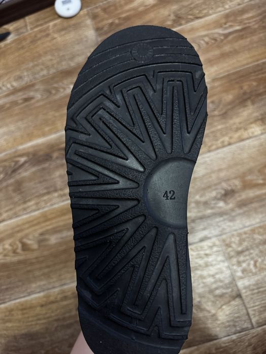 Жіночі уги 42 розмір