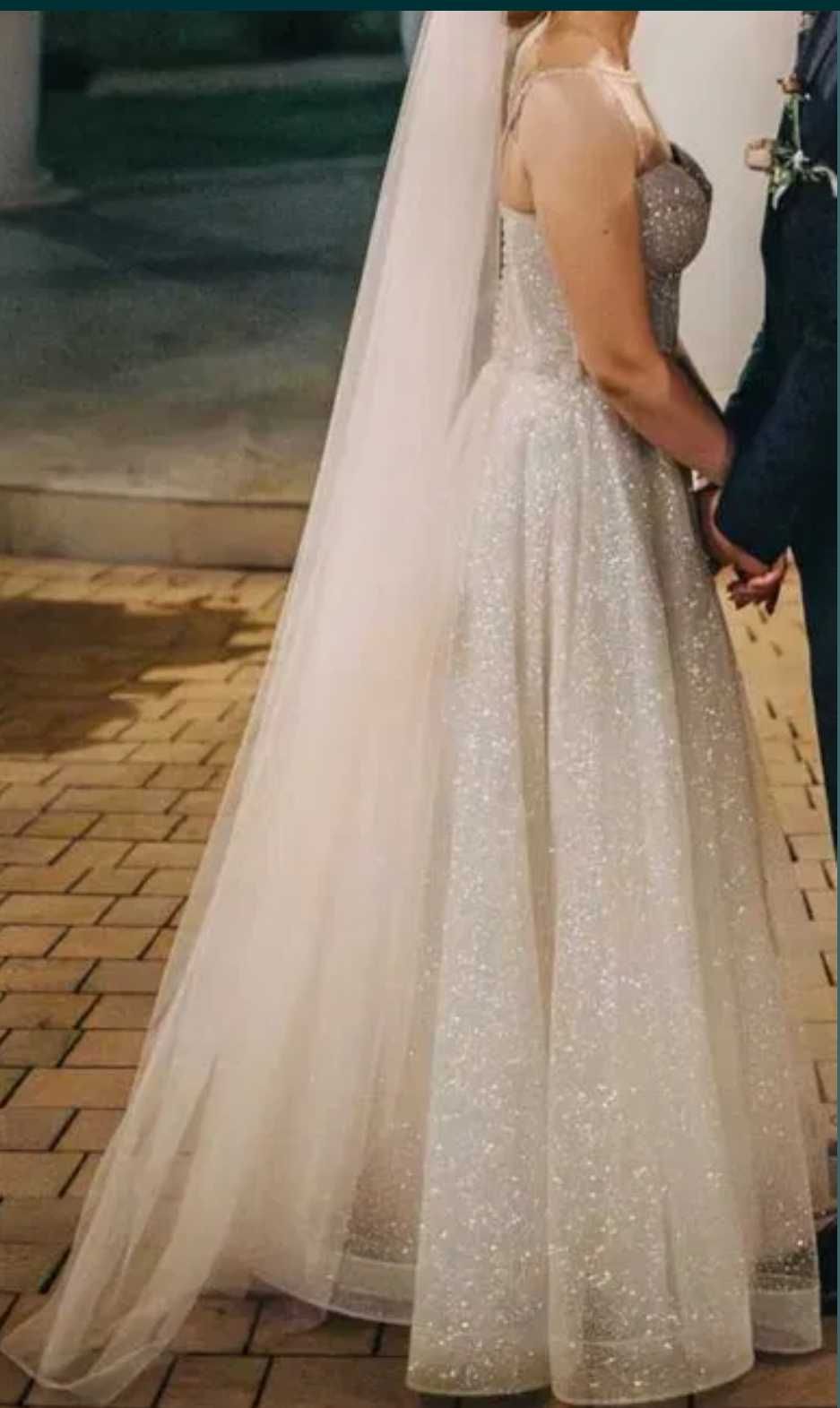 Nowoczesna suknia ślubna