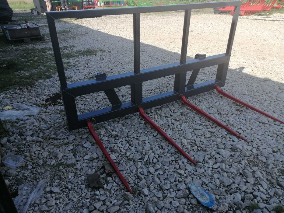 Ramka na 4 kły do bel słomy,siana Euro ramka Dostawa