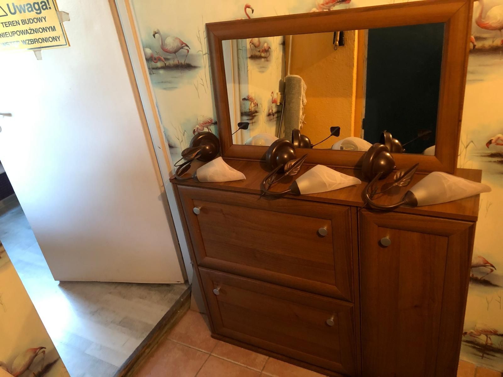 Szafka na buty , lustro wiszące, kinkiety komplet