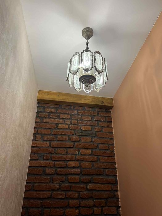 Квартира поряд з центром з двориком та ремонтом