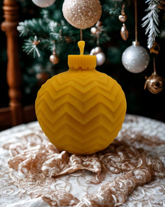 Świeca z wosku pszczelego Bombka w jodełki Zielony Świecownik