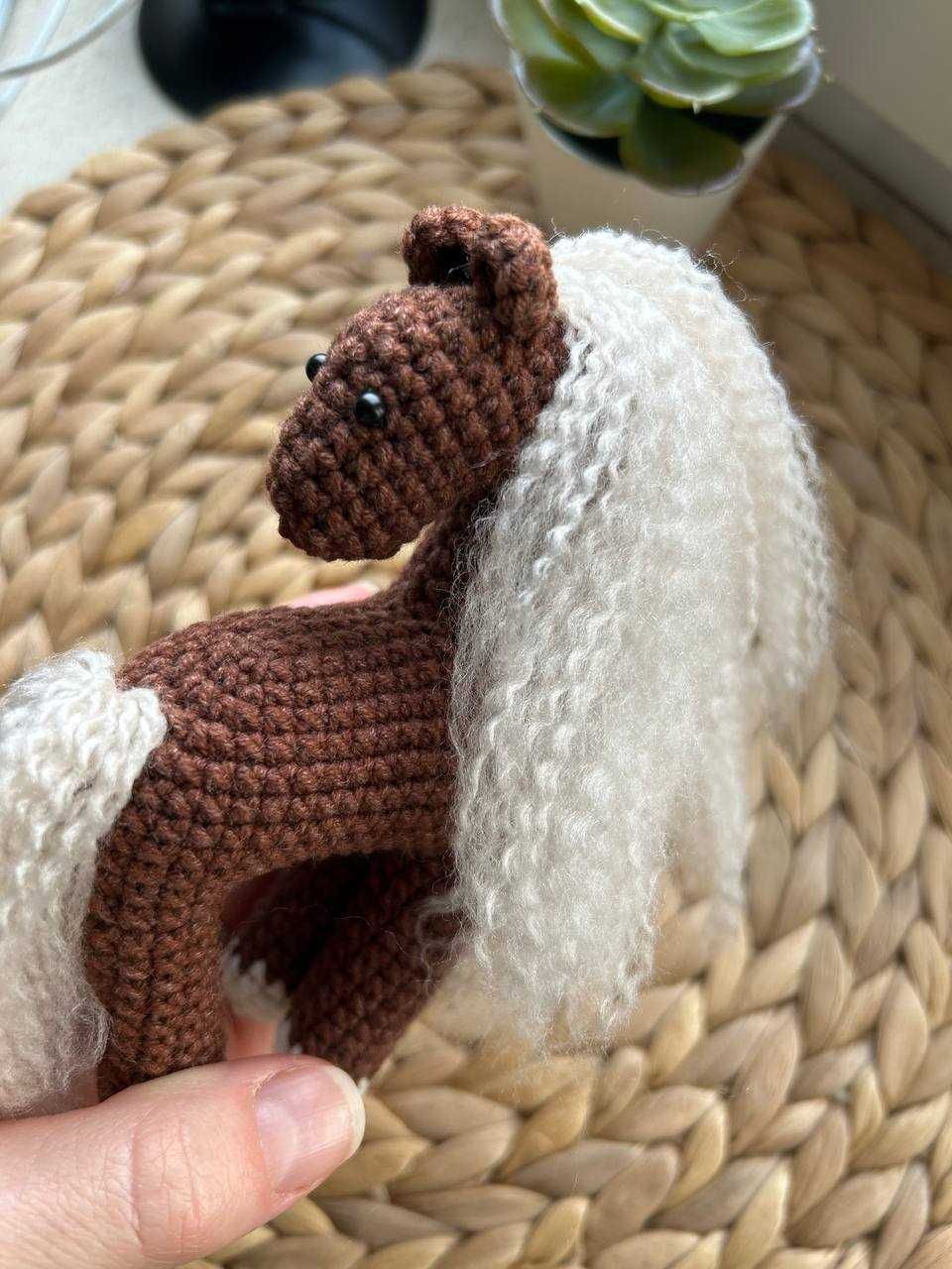 Konik na szydełku Amigurumi