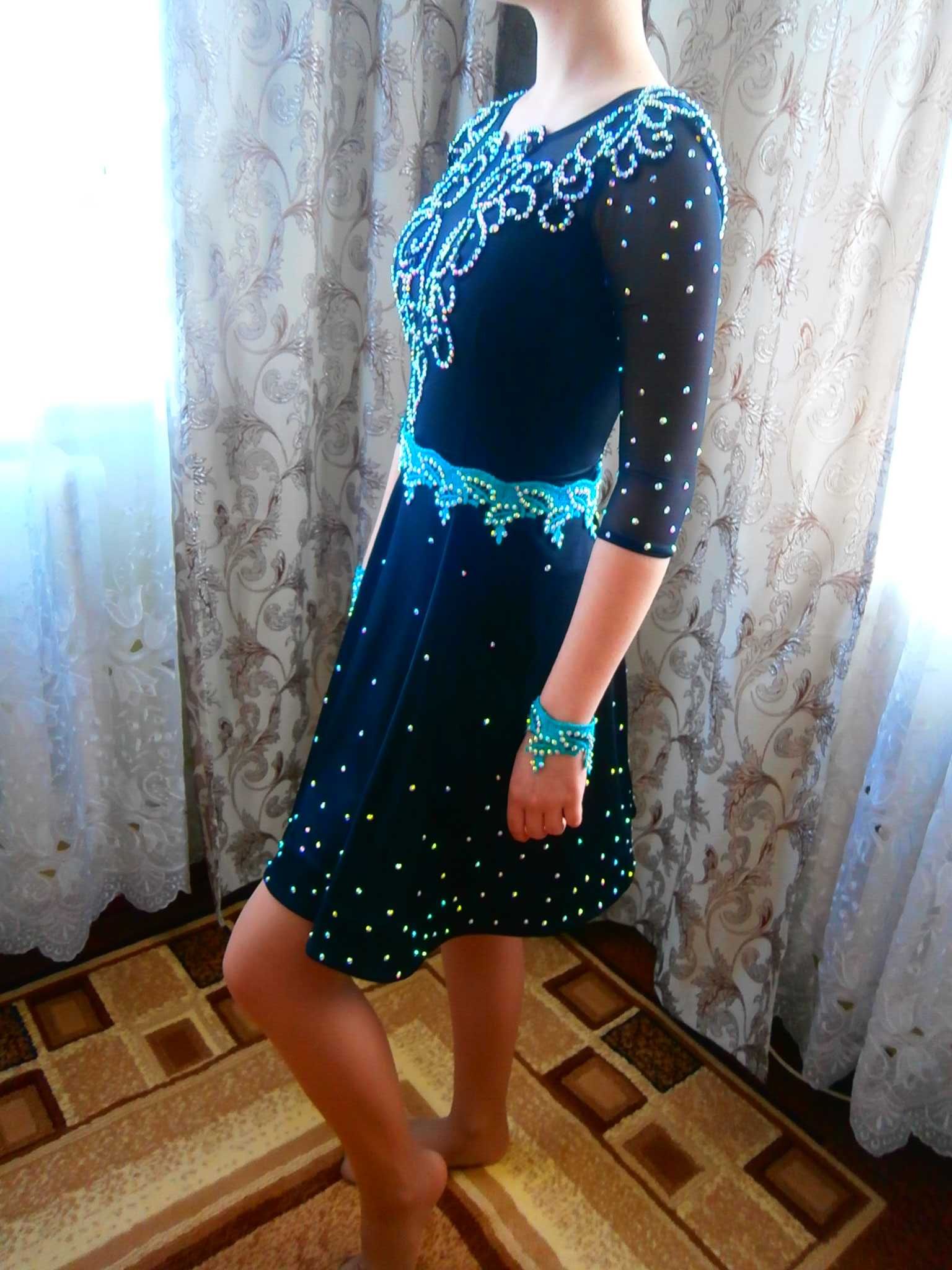 Платье латина на стройную девочку ростом 148-153 см.(одето 2 раза)