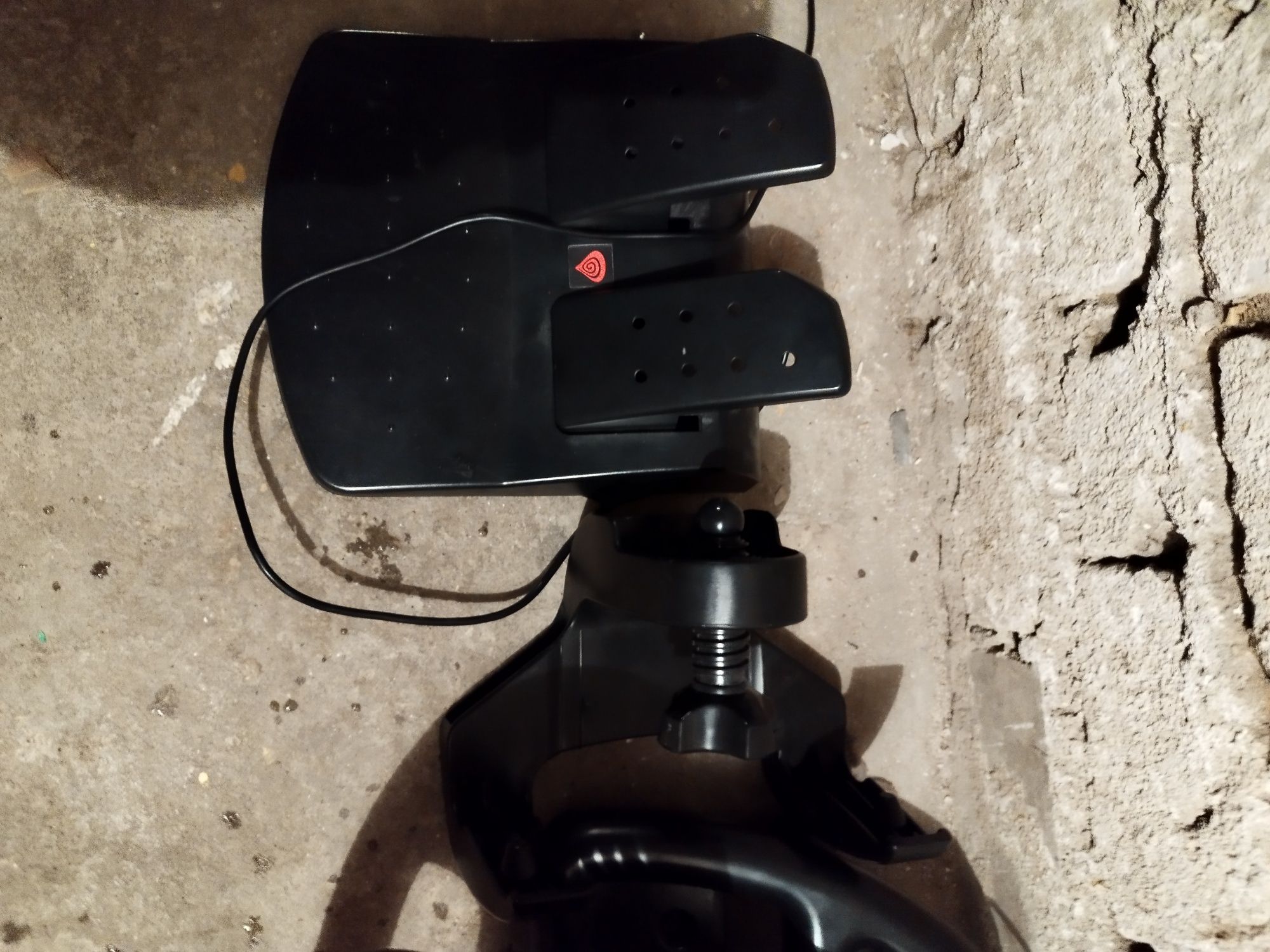 Kierownica do pc i xbox Genesis saborg 300