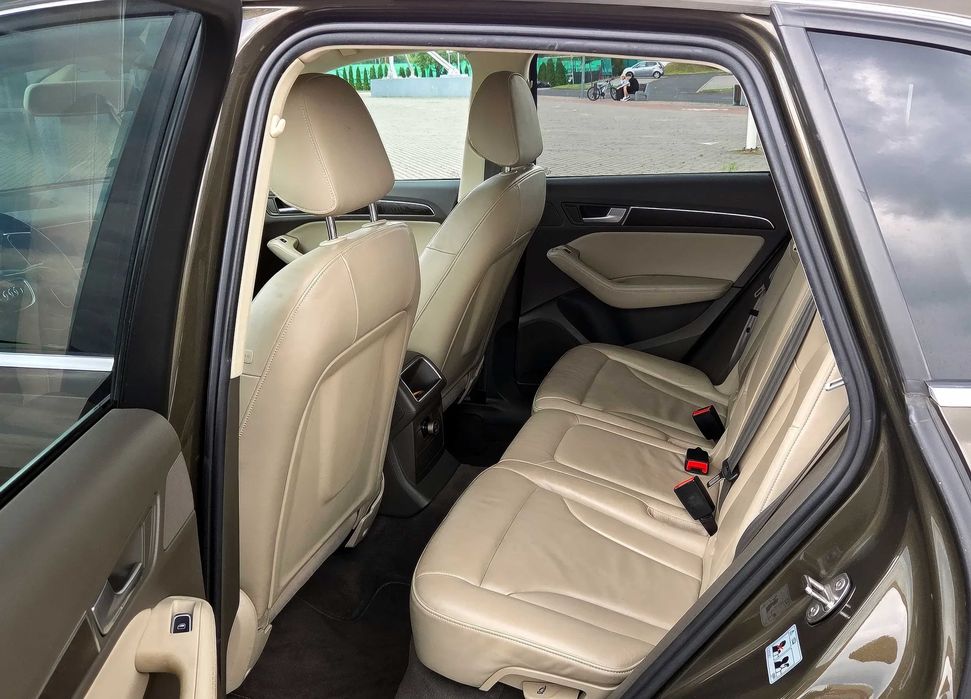 Audi Q5      2015