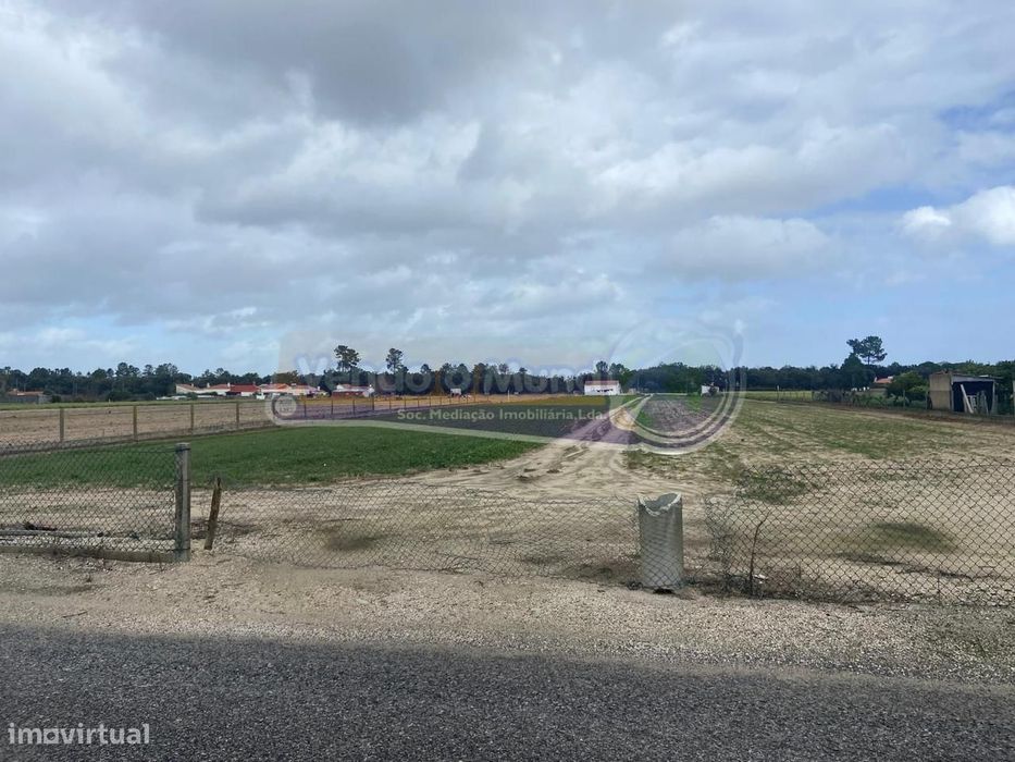 Terreno em Foros de Salvaterra (F798)