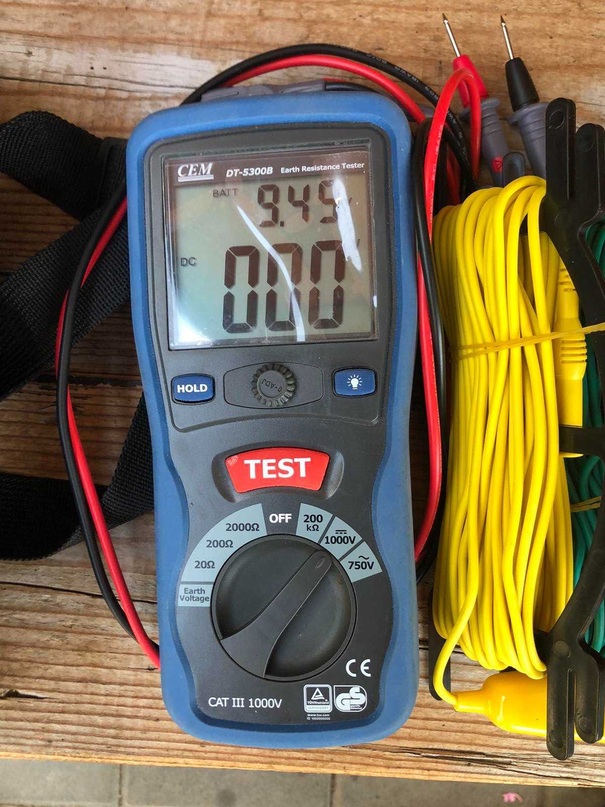 Вимірювач опору заземлення CEM DT-5300B