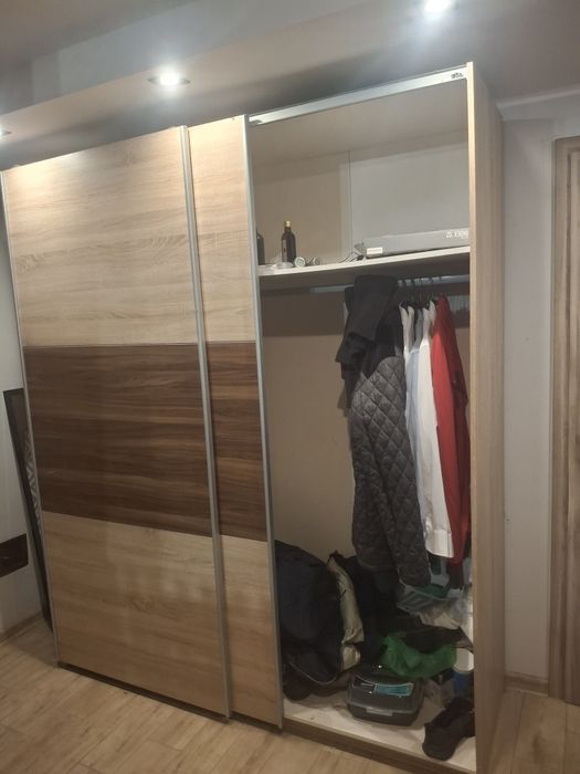 Szafa szerokość 183, wysokość 214, głębokość 62