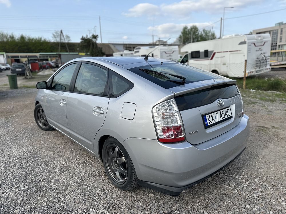 Toyota Prius 20 1.5 hybryda 2007 rok