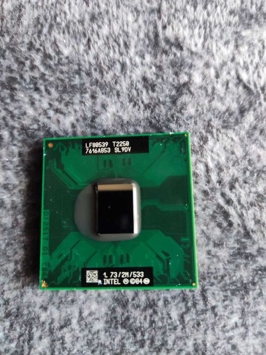 Processadores i3-6100 / G4900 / T5500 / T2250 / M380 / PIII 1Ghz