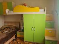 Стенка в детскую (шкаф, кровать, тумба, комод)