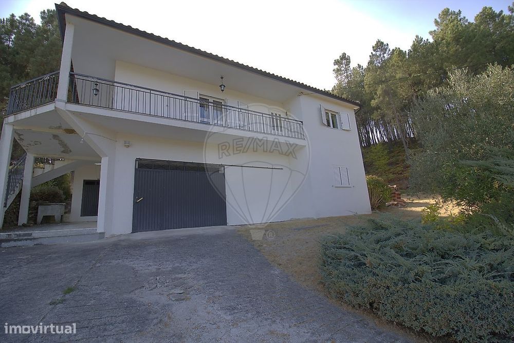 Moradia T4 para venda