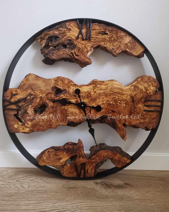 Zegar z naturalnego drewna