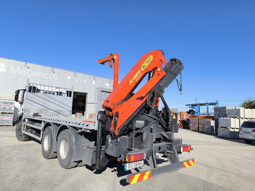 Camião grua Iveco Trakker