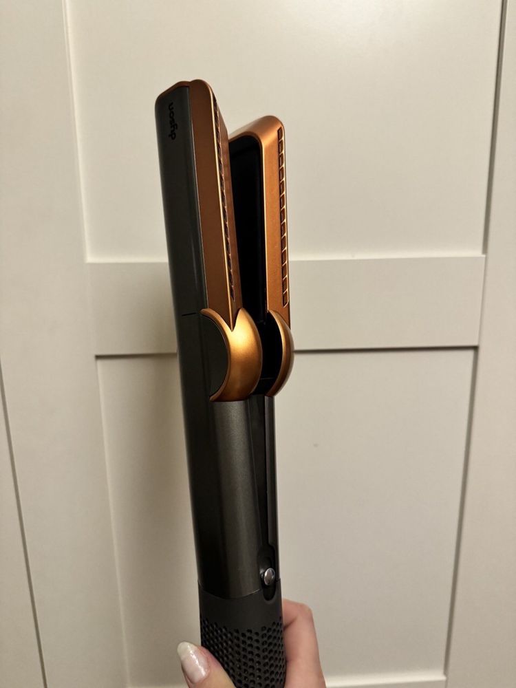 Dyson Airstrait HT01