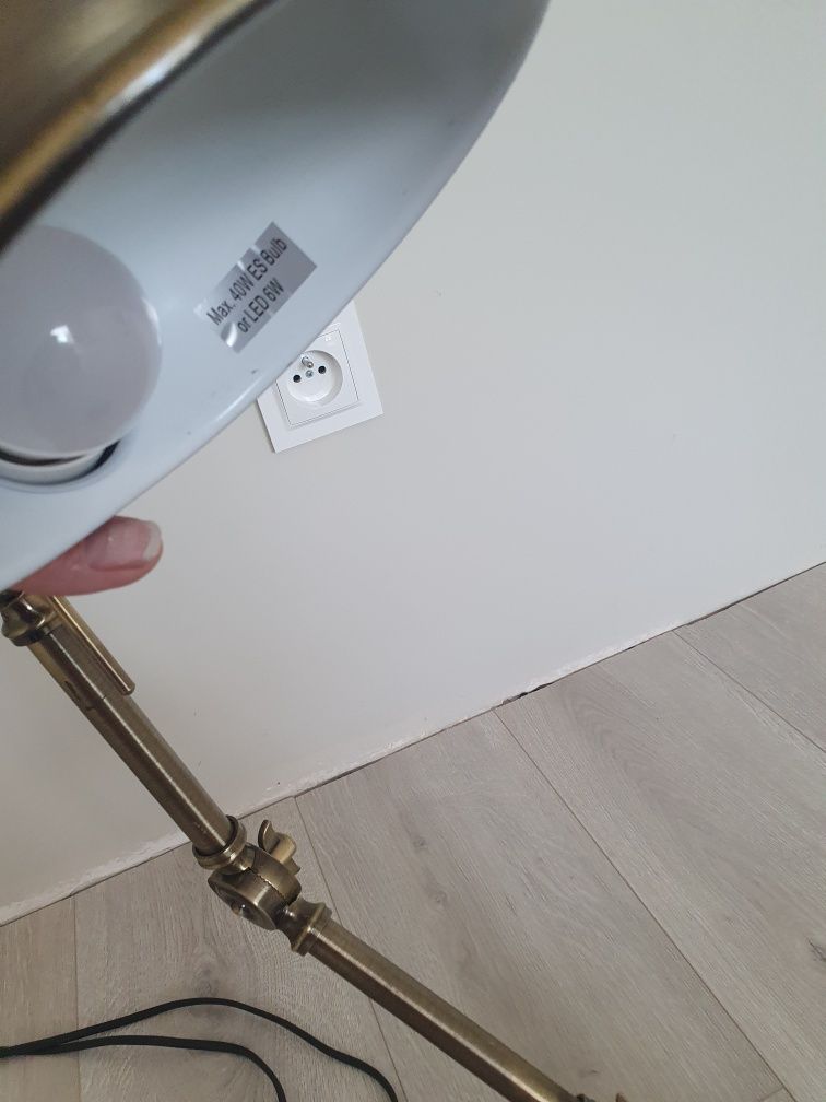 Lampka biurkowa mosiężna.