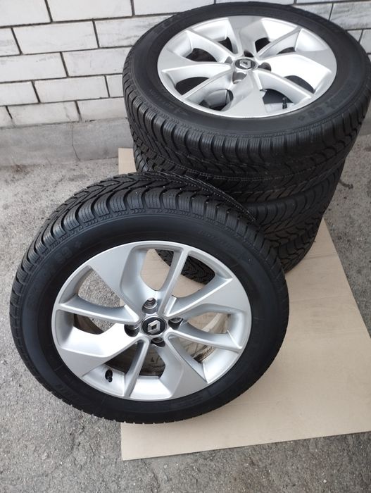 R16 4 100 диски Renault Original в сборе с зимними шинами.
