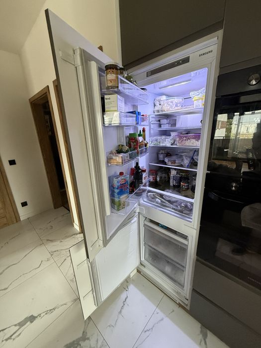Lodówka do zabudowy Samsung BRB26602FWW