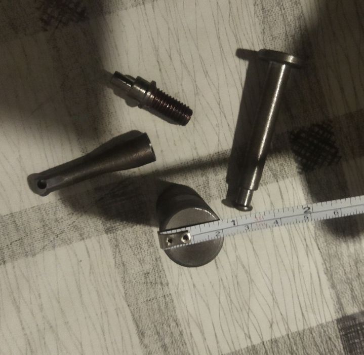 Замок саморобний.