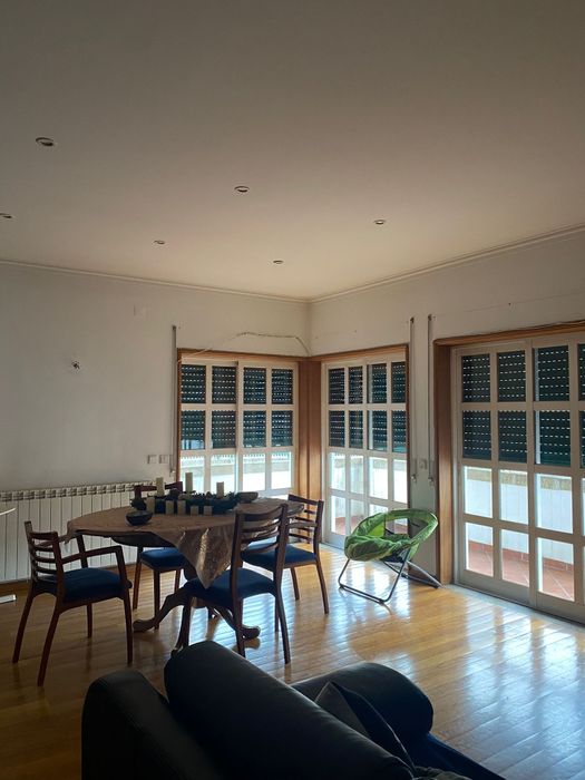 Quarto mobilado para arrendamento em Braga/Despesas incluidas