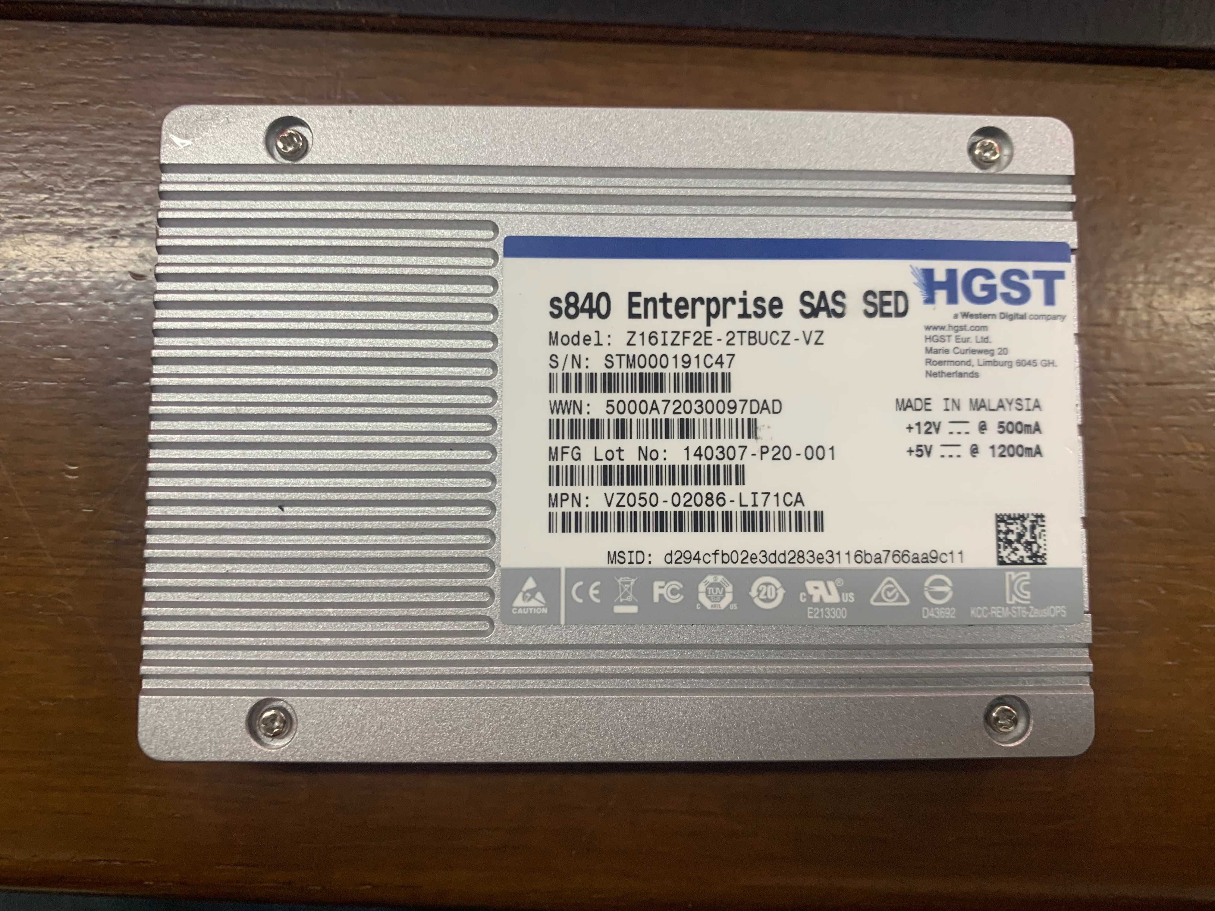 Продам SAS SSD HGST s840 2Tb (4шт = 8Tb)