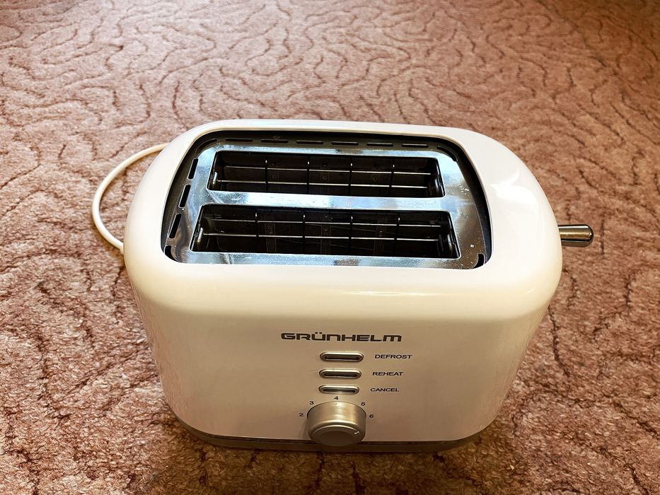 Тостер Grunhelm GTR014 750 Вт відмінний стан