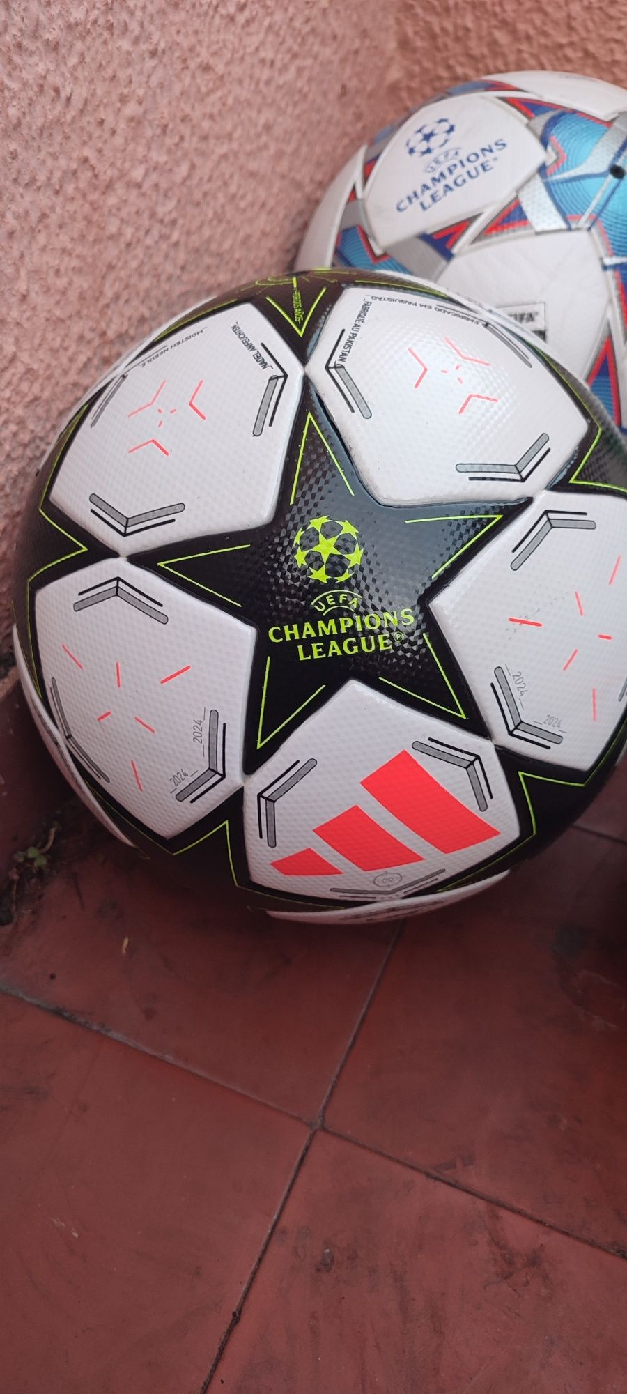 Conjunto de 4 Bolas de Futebol UEFA