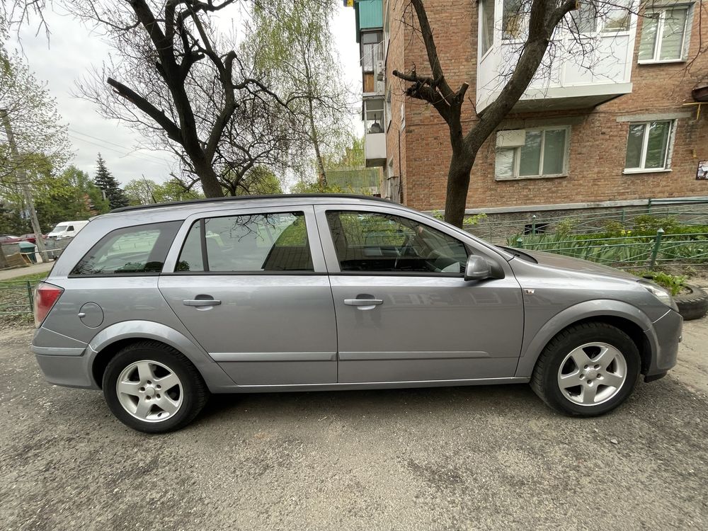 Продам Opel Astra H