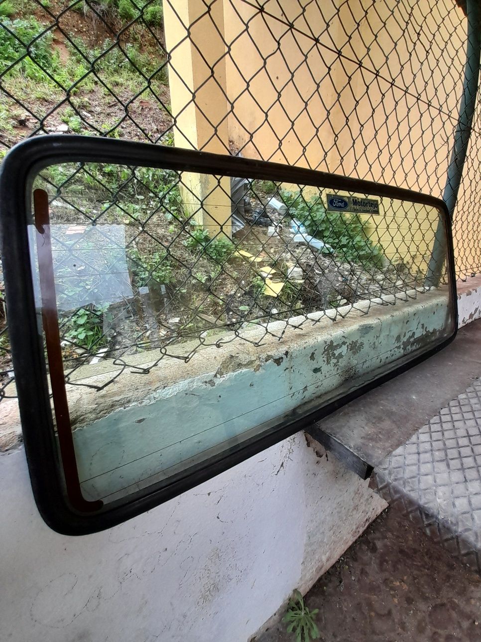 Vidro traseiro ford transit