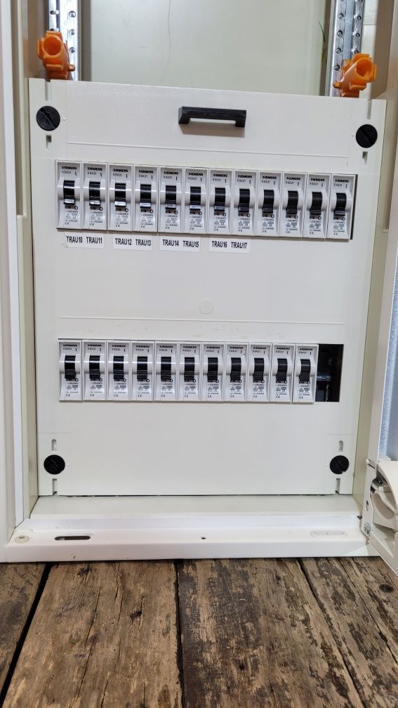 Электро щитовая SIEMENS.