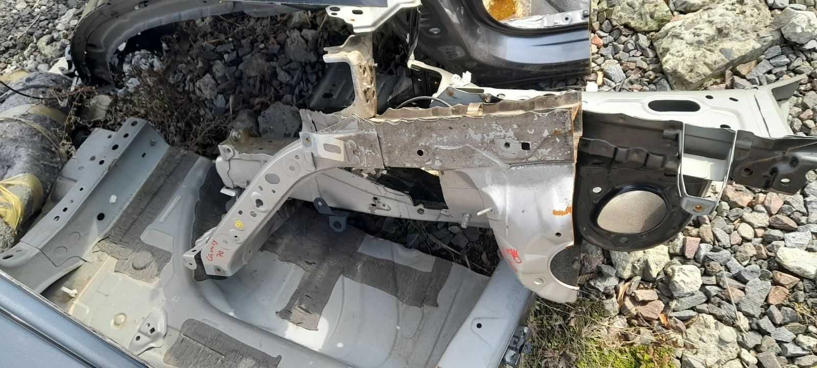 Лонжерон четверть передня права ліва РАВ4 4-покол 2012-18 RAV4 4