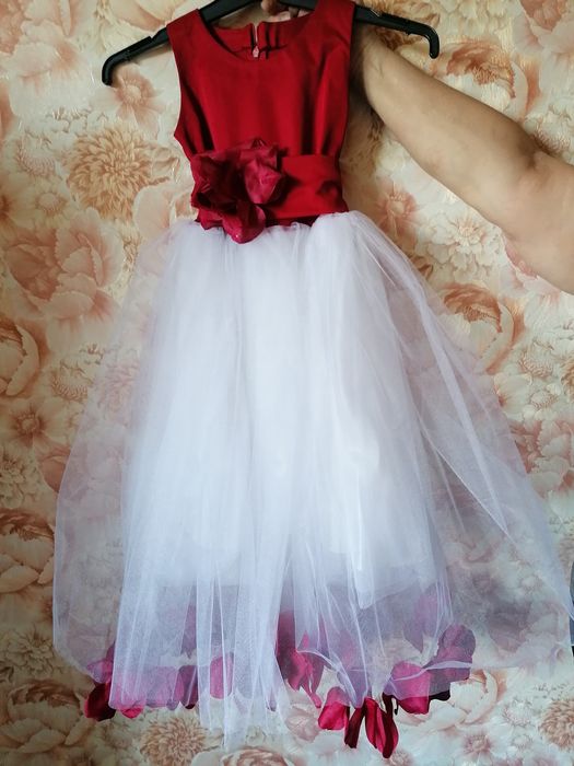 Нарядное платье на выпускной