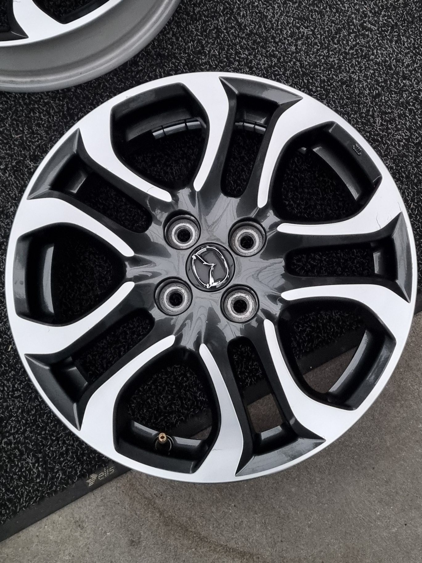 Felgi Alu 16" Mazda 2 II 4x100 BdbStan Oryginalne